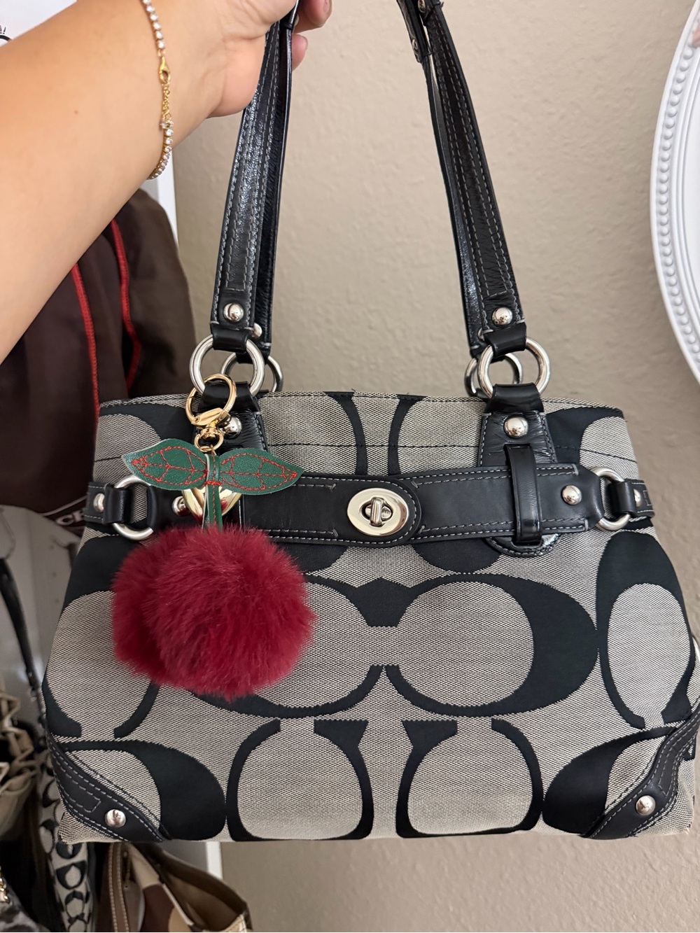 Coach Carly Tote Shoulder bag